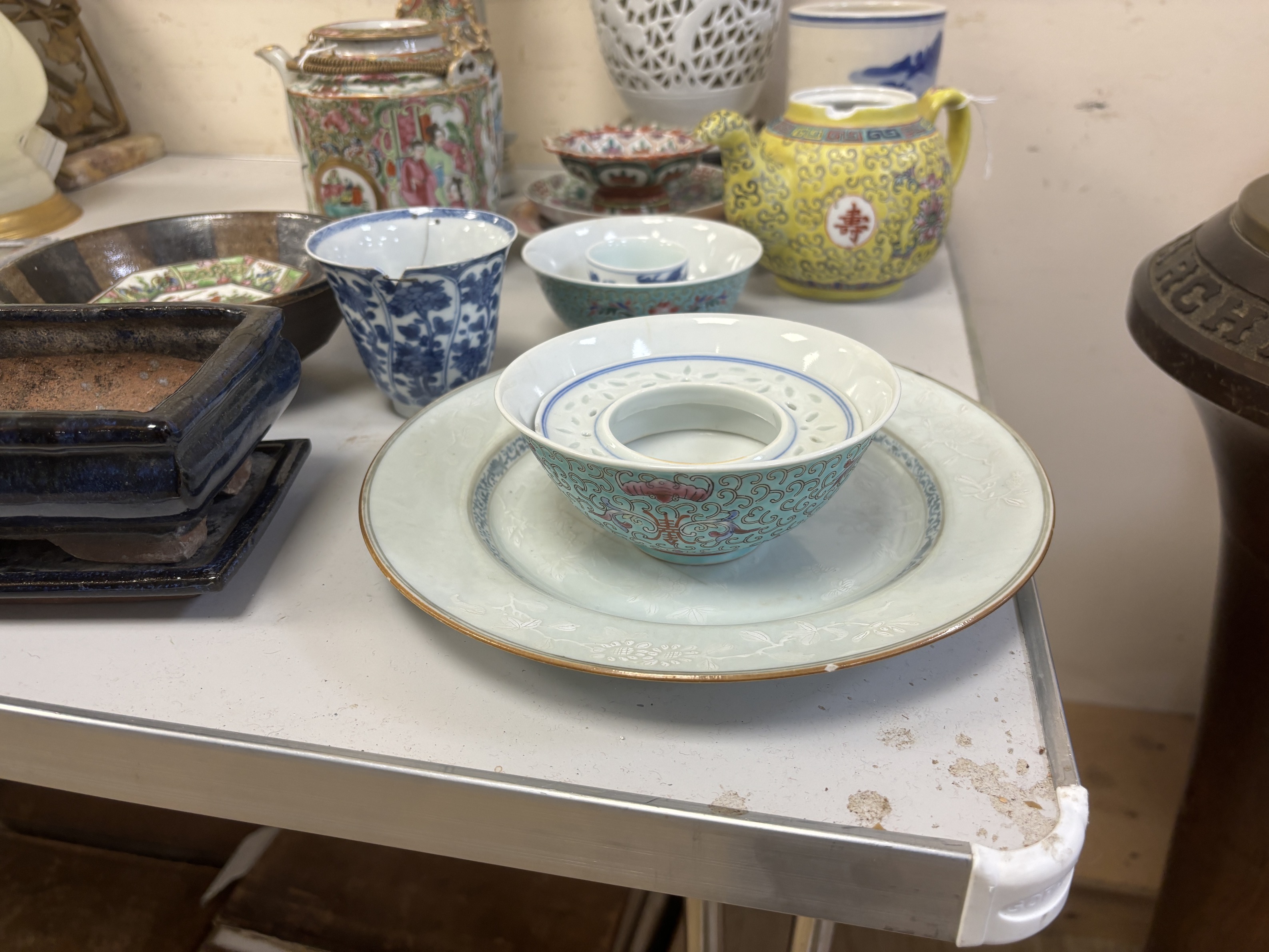 Five Chinese ceramic Meiji items; a teapot, 13.5cm, three small dishes and a planter